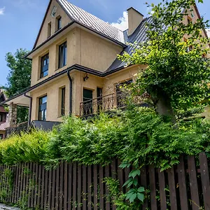 Szarotka Guest house
